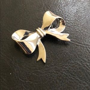 NWOT Silver Bow Tie Brooch Pendent